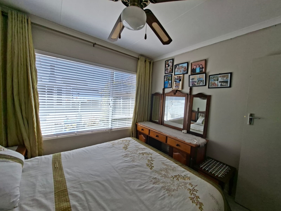 2 Bedroom Property for Sale in Hartenbos Central Western Cape